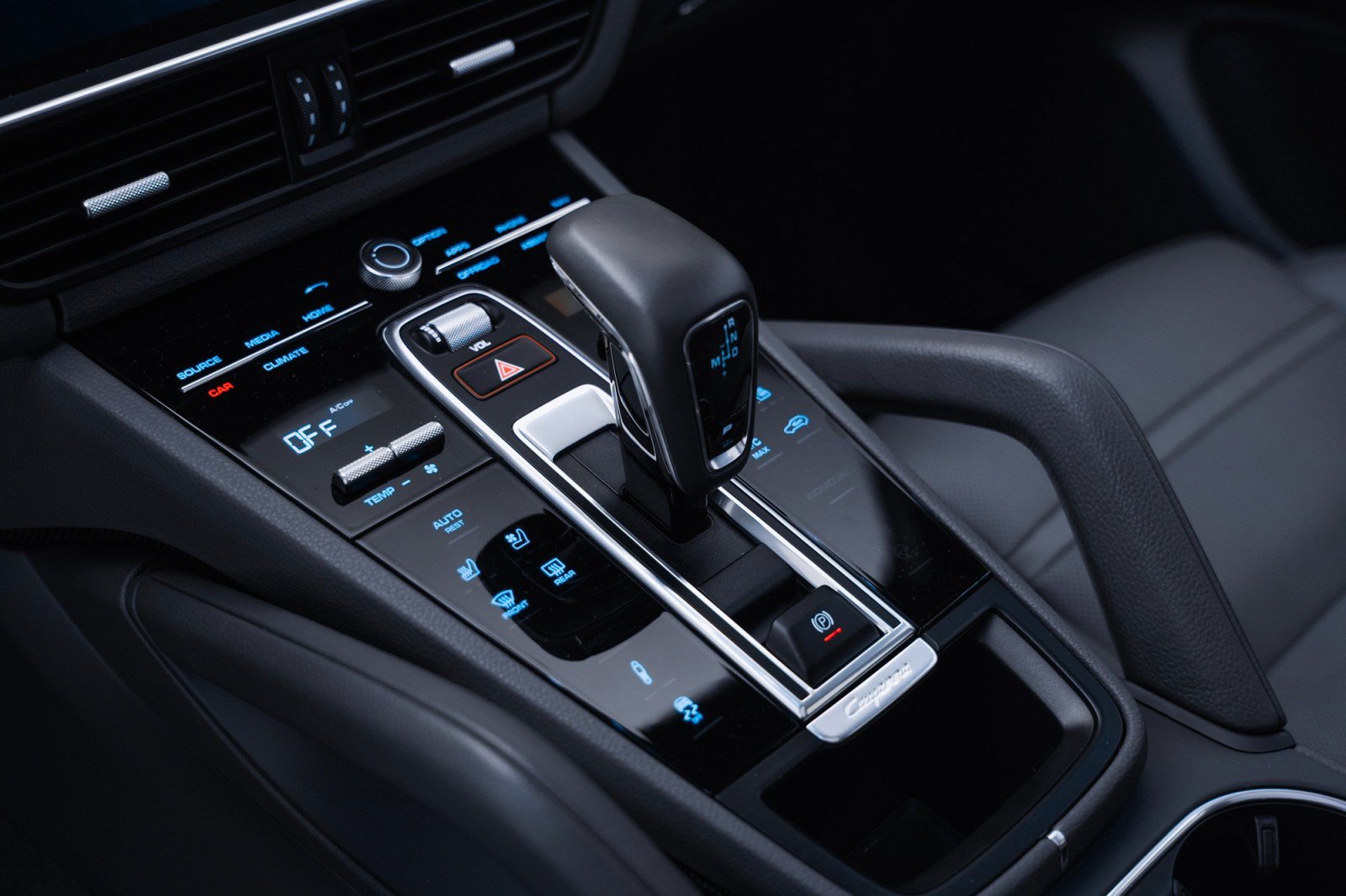 Certified 2020 Porsche Cayenne AWD/4WD image 21