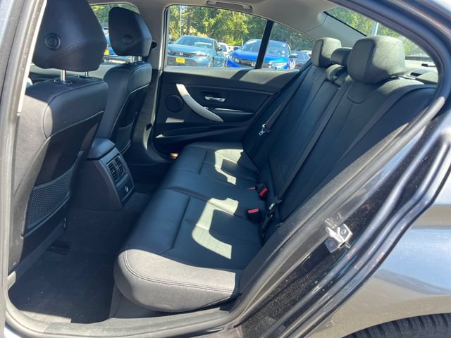 Used 2018 BMW 320i xDrive Sedan AWD/4WD image 12