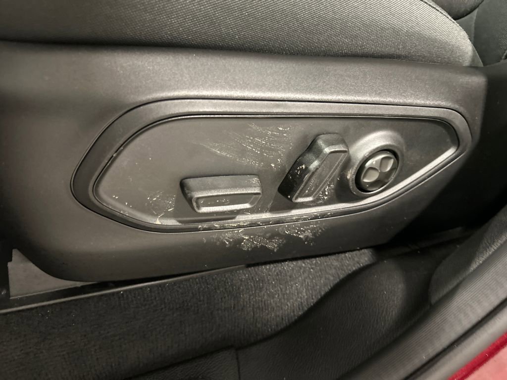 New 2026 Jeep Grand Cherokee L Laredo image 17