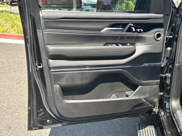New 2026 Jeep Grand Wagoneer Summit AWD/4WD image 10