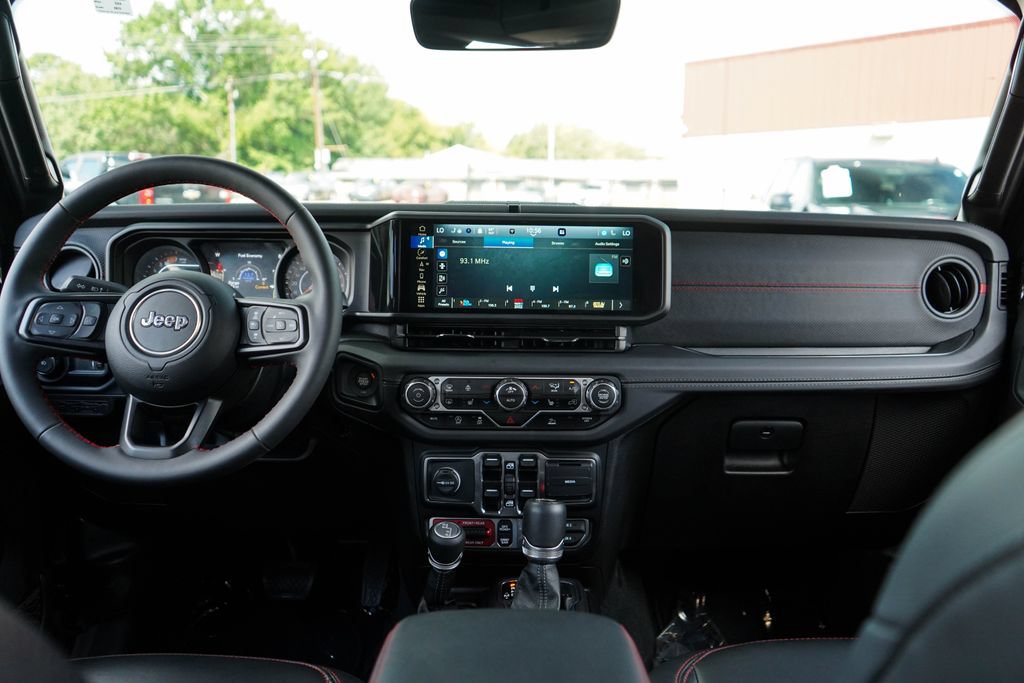Used 2024 Jeep Wrangler Unlimited Rubicon w/ Technology Group AWD/4WD image 9