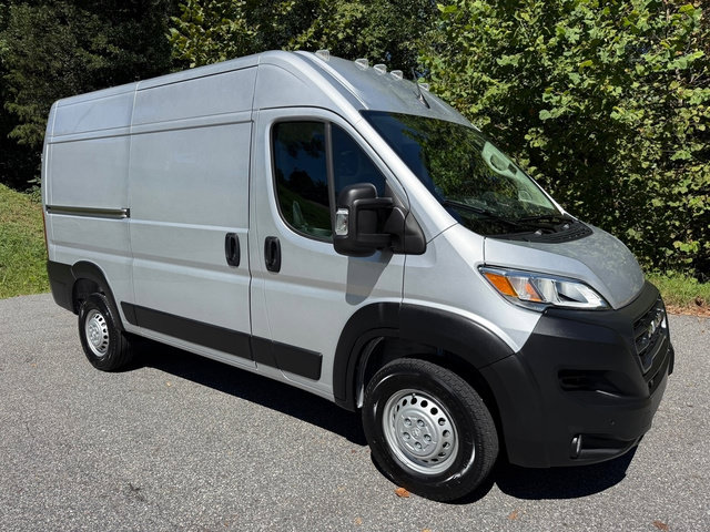 Used 2026 RAM ProMaster 1500 w/ Safety Group FWD image 4