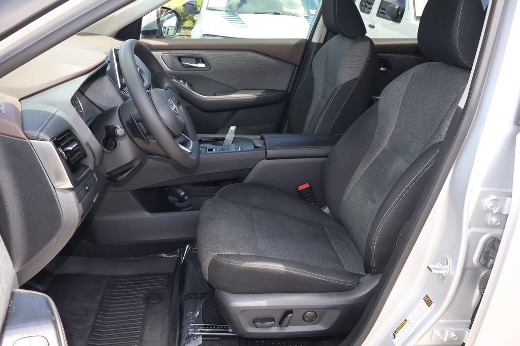 Used 2022 Nissan Rogue SV FWD image 13