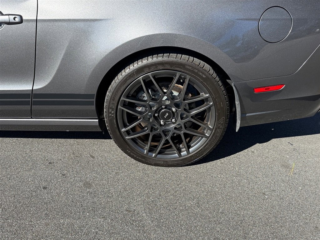 Used 2013 Ford Mustang Shelby GT500 image 17