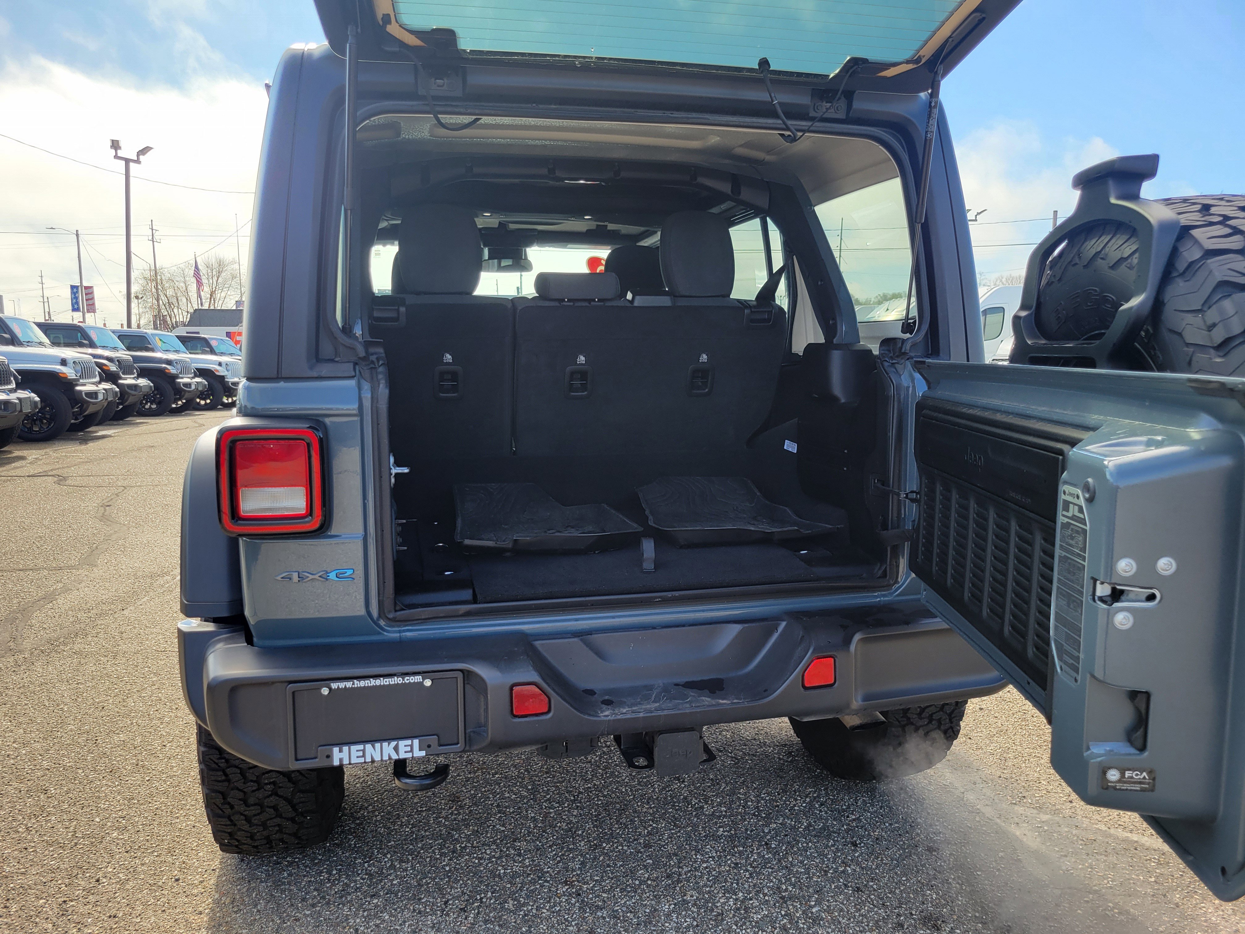 Used 2025 Jeep Wrangler Unlimited Sport S 4xe AWD/4WD image 20