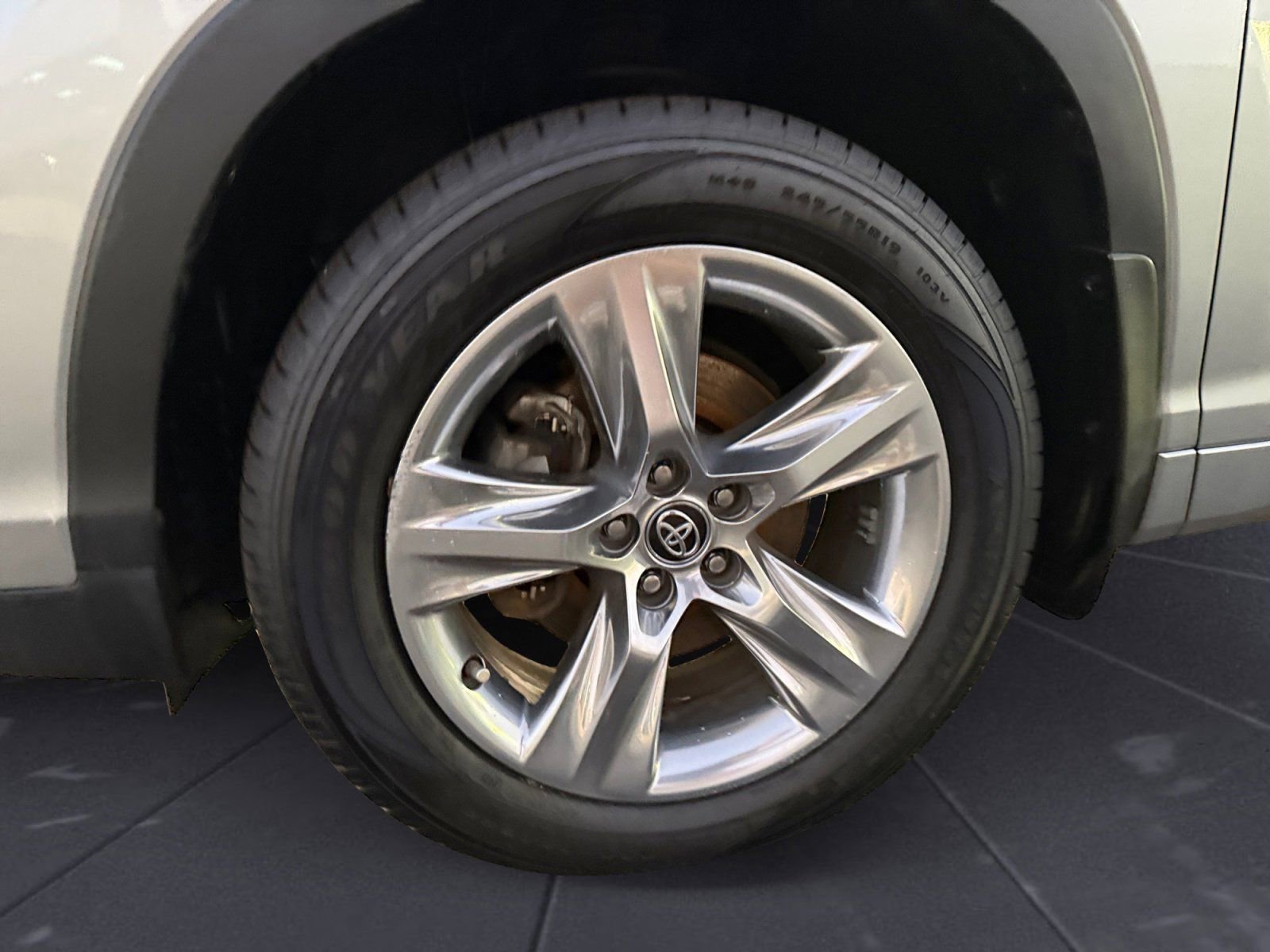 Used 2019 Toyota Highlander Limited image 14