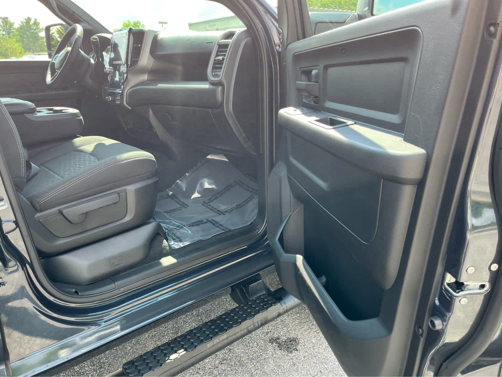 New 2026 RAM 2500 Tradesman AWD/4WD image 32