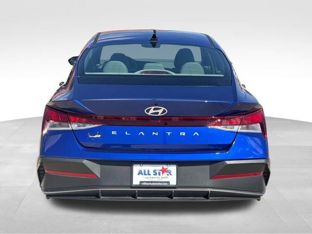 Used 2024 Hyundai Elantra SE image 8