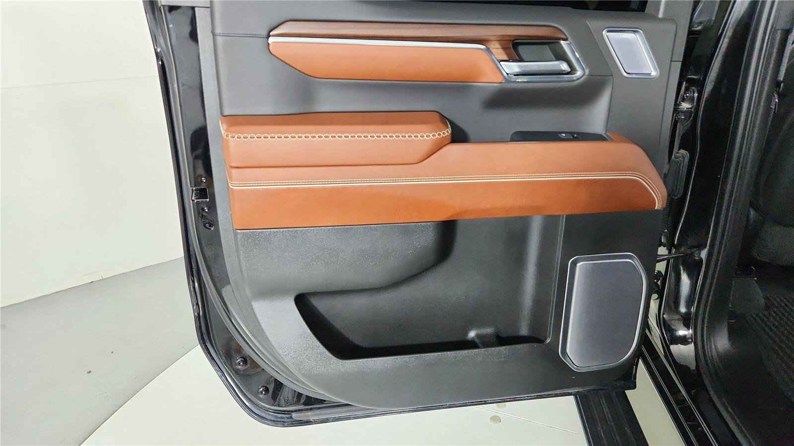 Used 2023 GMC Sierra 1500 Denali Ultimate AWD/4WD image 32