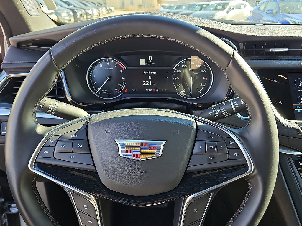 Used 2025 Cadillac XT5 Premium Luxury image 16