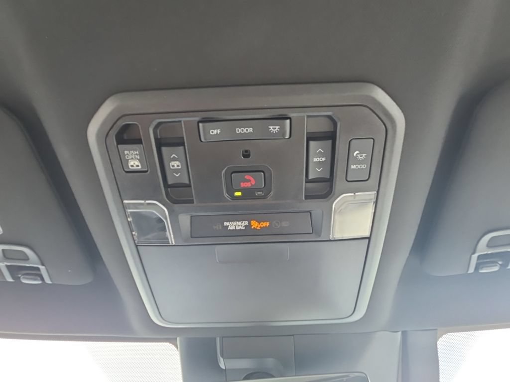 Used 2022 Toyota Tundra Capstone AWD/4WD image 33