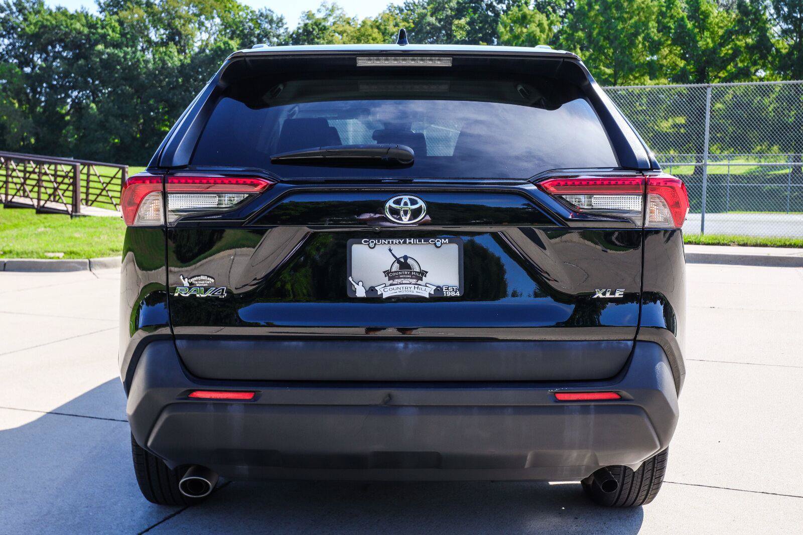 Used 2021 Toyota RAV4 XLE FWD image 19