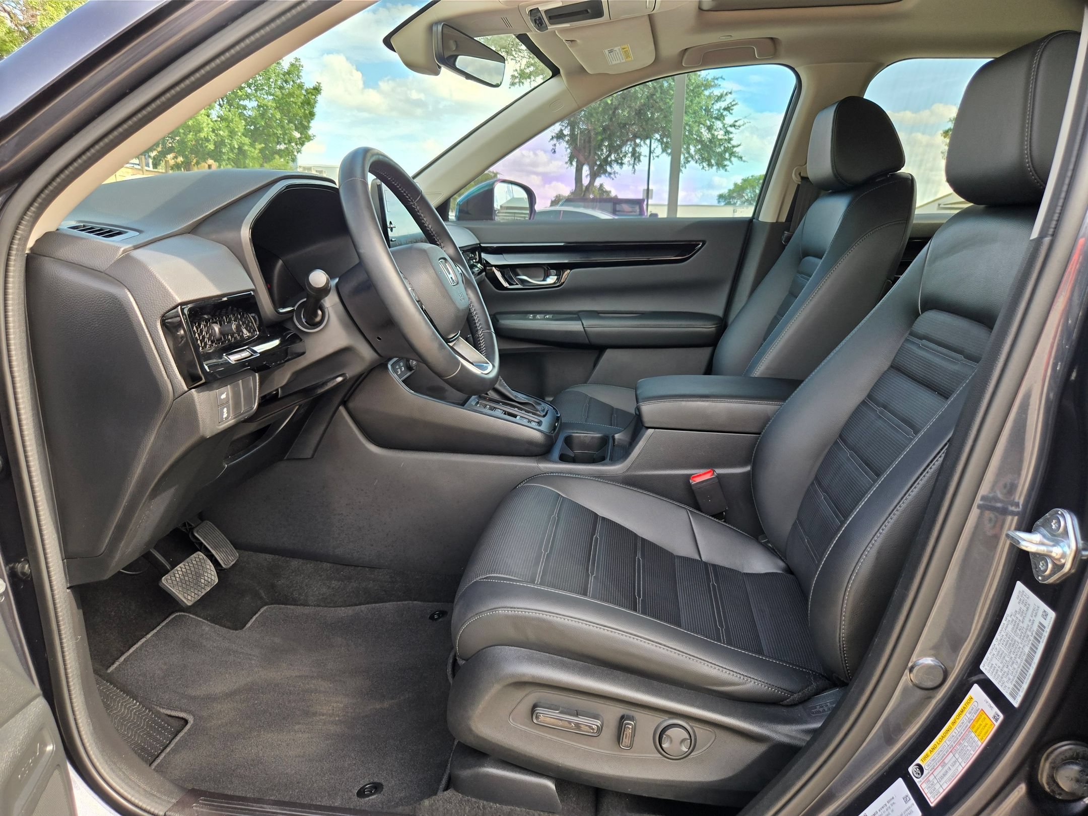 Used 2025 Honda CR-V EX-L image 9