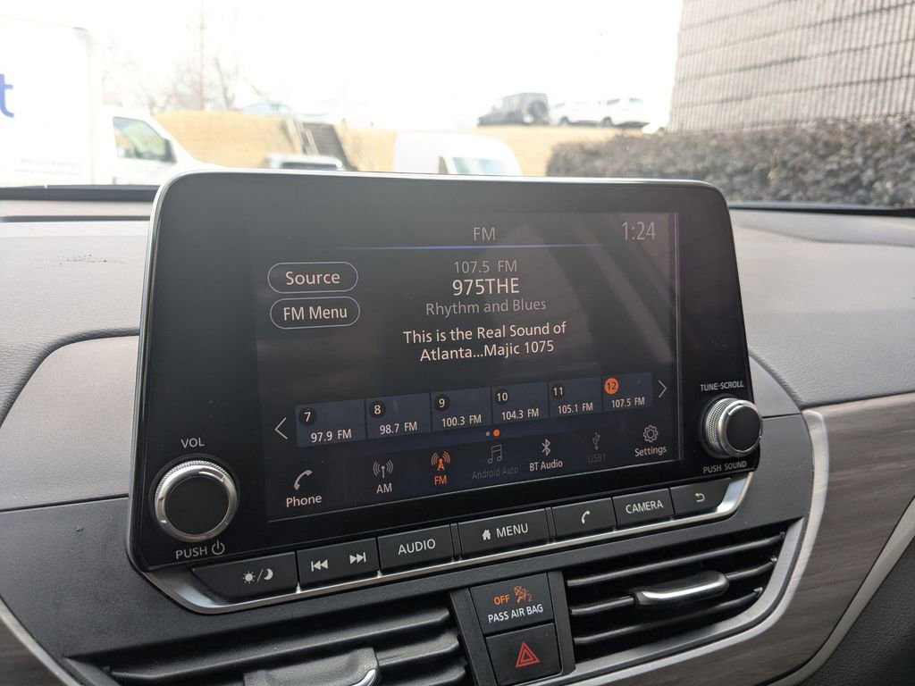 Used 2024 Nissan Altima 2.5 SV image 16