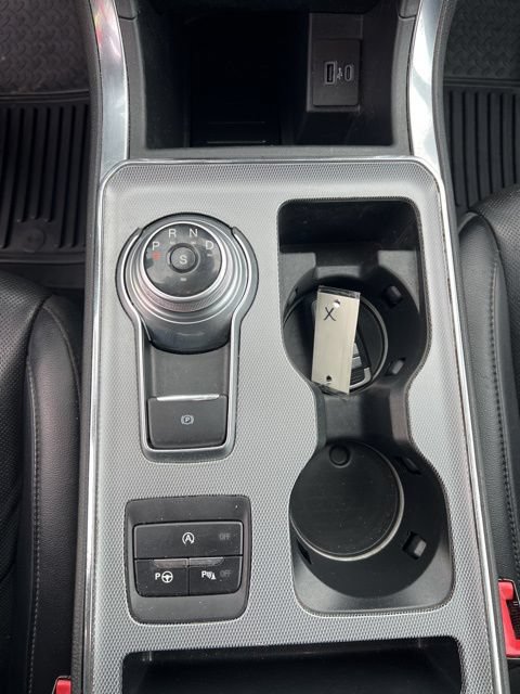 Used 2021 Ford Edge Titanium w/ Equipment Group 301A AWD/4WD image 14