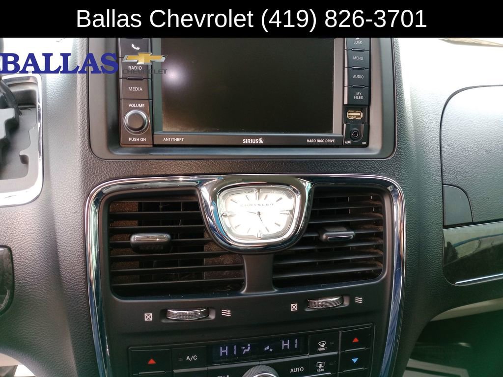 Used 2012 Chrysler Town & Country Touring image 13