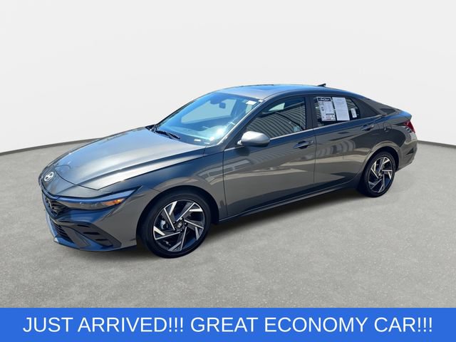 Used 2025 Hyundai Elantra SEL w/ Cargo Package FWD image 38