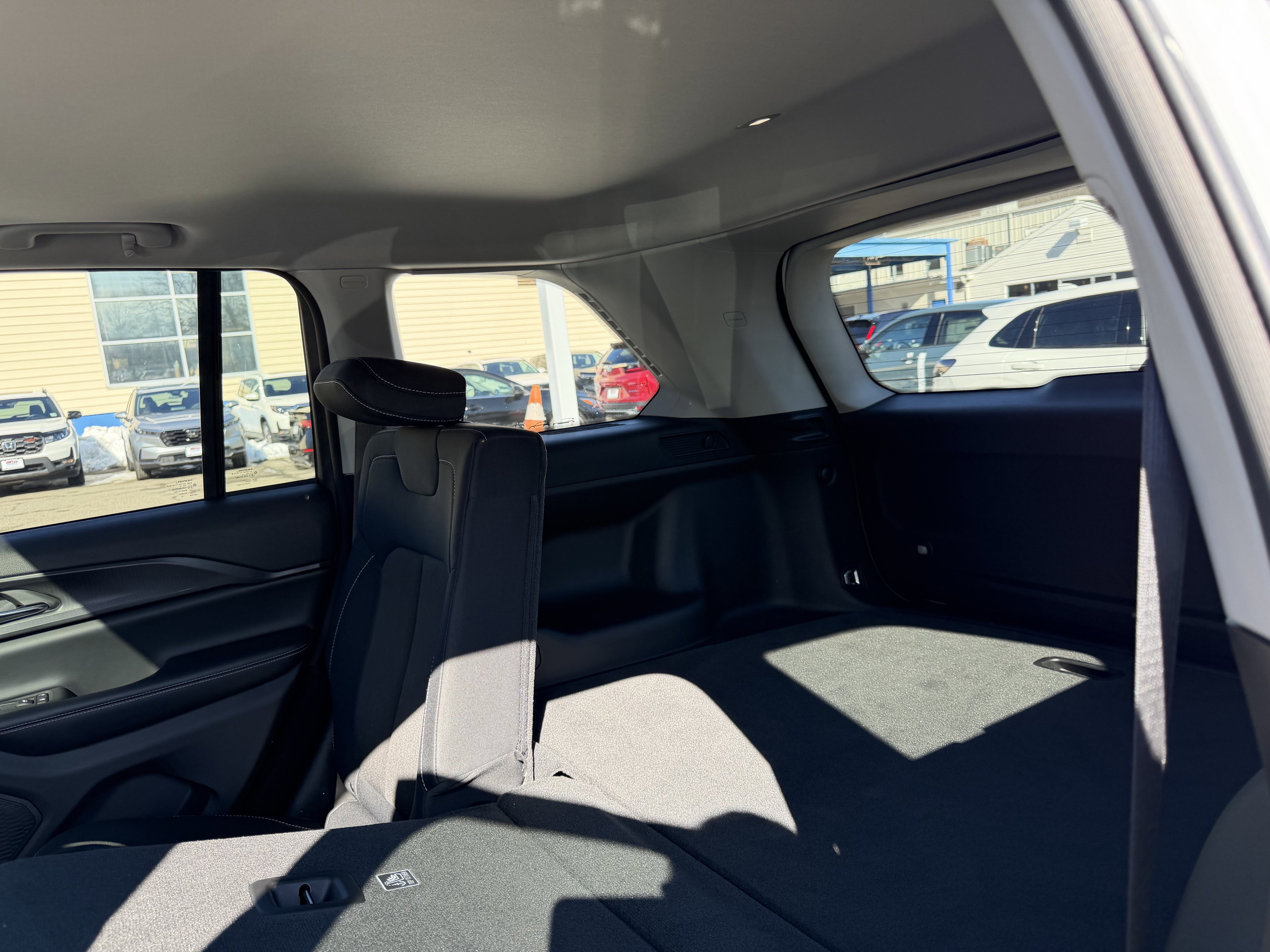 Used 2024 Jeep Grand Cherokee Laredo X w/ Trailer Tow Package image 25