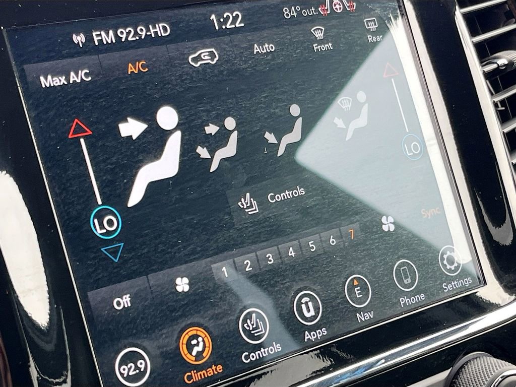 Used 2022 Jeep Grand Cherokee Laredo X image 21