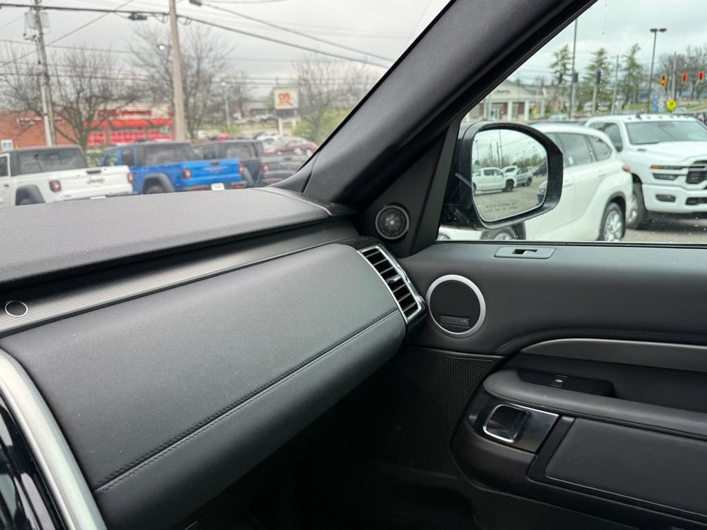 Used 2017 Land Rover Discovery HSE image 22