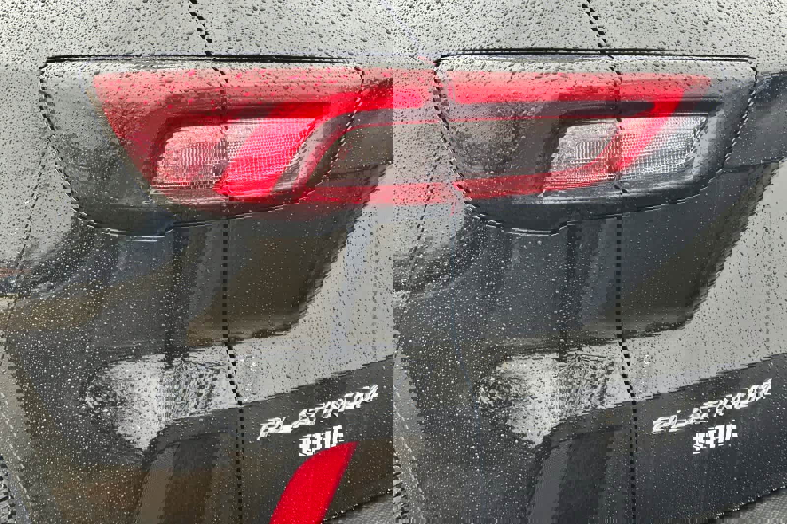 Certified 2025 Ford Escape Platinum image 28