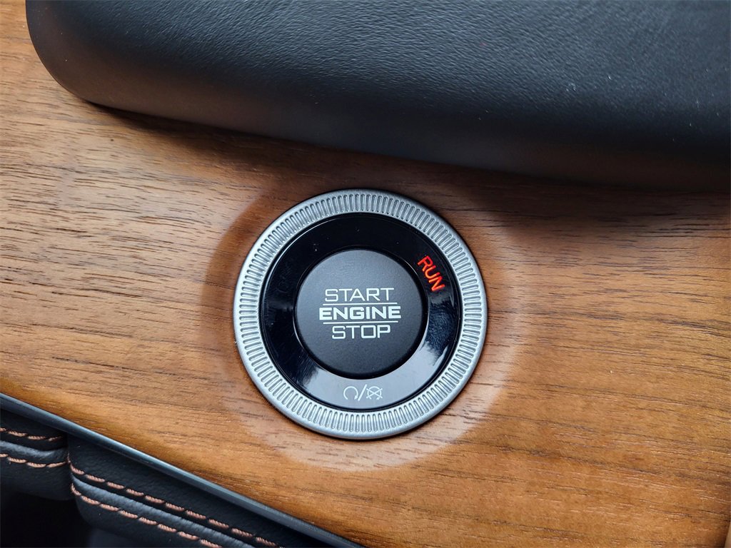 Used 2022 Jeep Grand Cherokee L Summit image 21