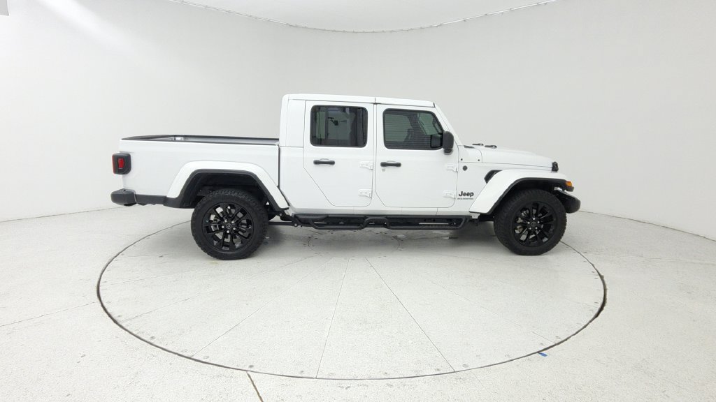 Used 2025 Jeep Gladiator Sport AWD/4WD image 8