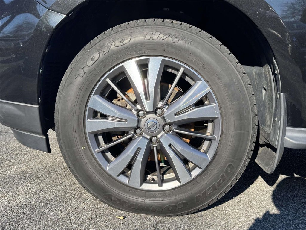 Used 2020 Nissan Pathfinder S image 9