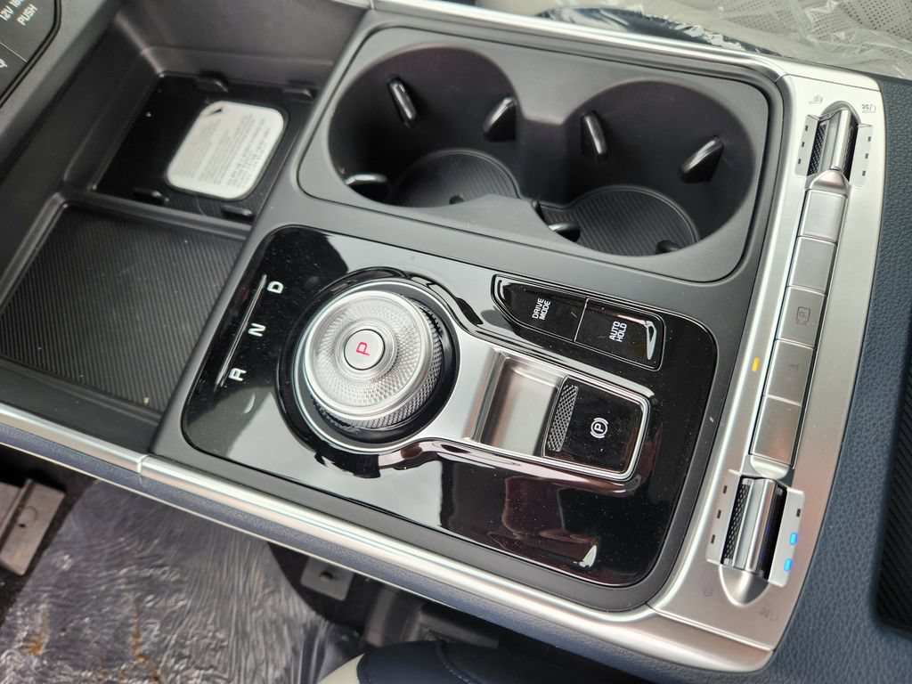 New 2026 Kia Carnival SX w/ SX Dark Edition Package FWD image 16