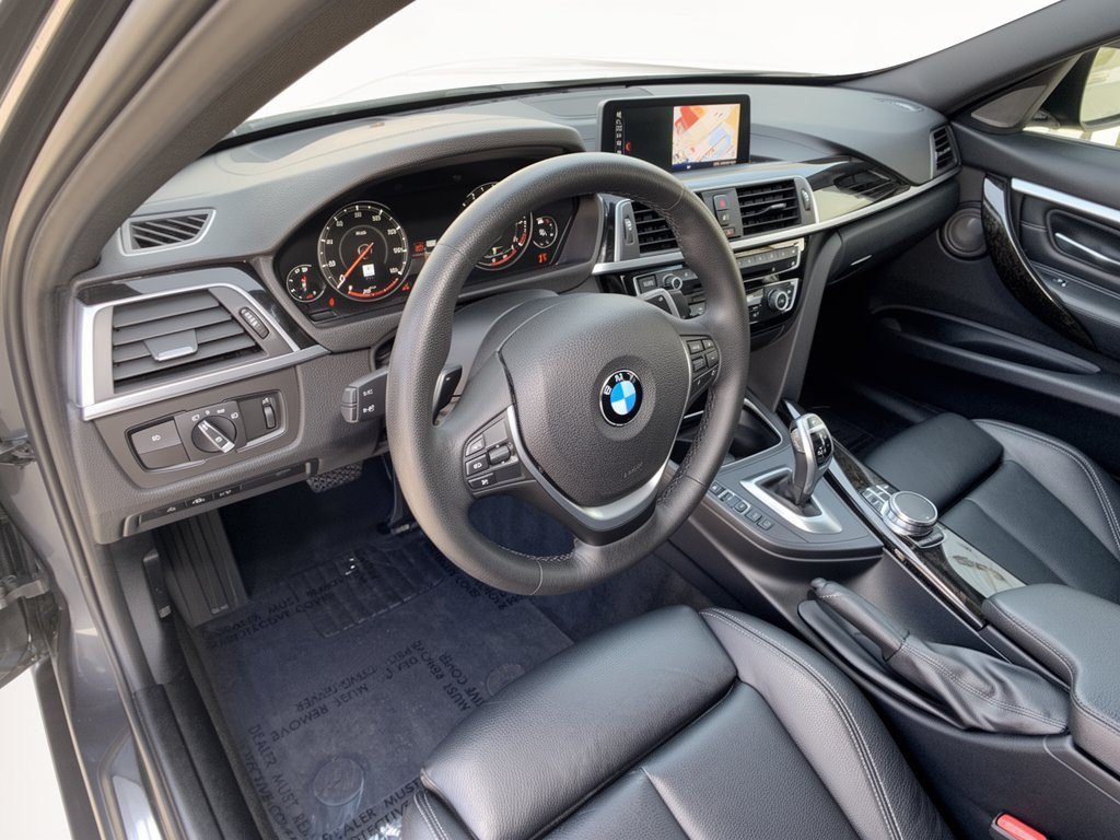 Used 2018 BMW 328d Sedan w/ Executive Package RWD image 4