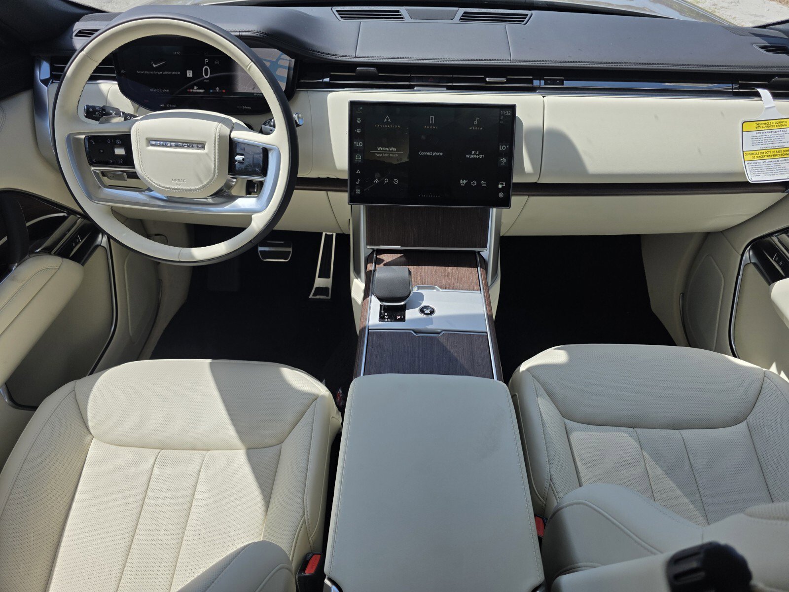 New 2026 Land Rover Range Rover Long Wheelbase SE AWD/4WD image 4