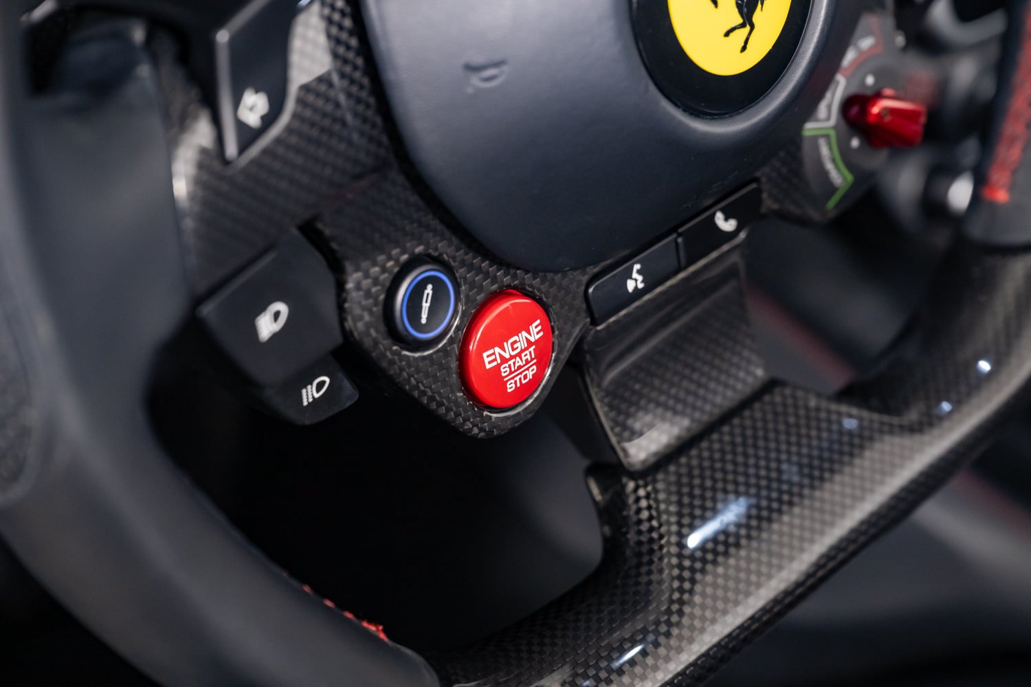 Used 2019 Ferrari Portofino RWD image 46