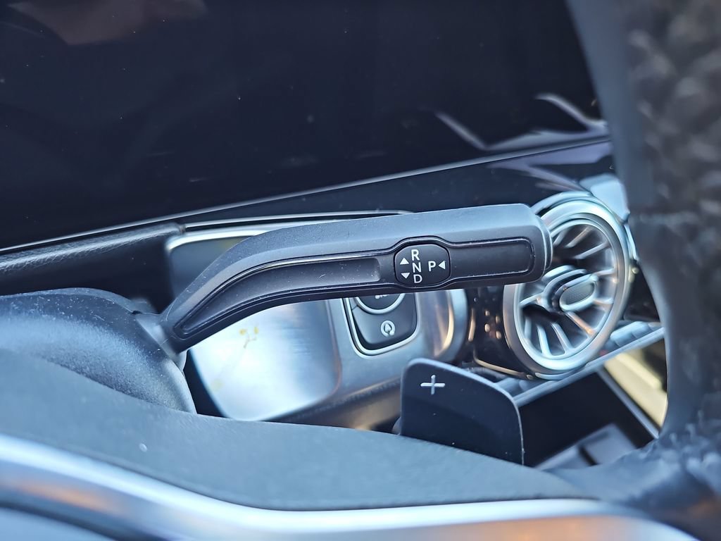 Used 2023 Mercedes-Benz GLB 250 4MATIC image 19