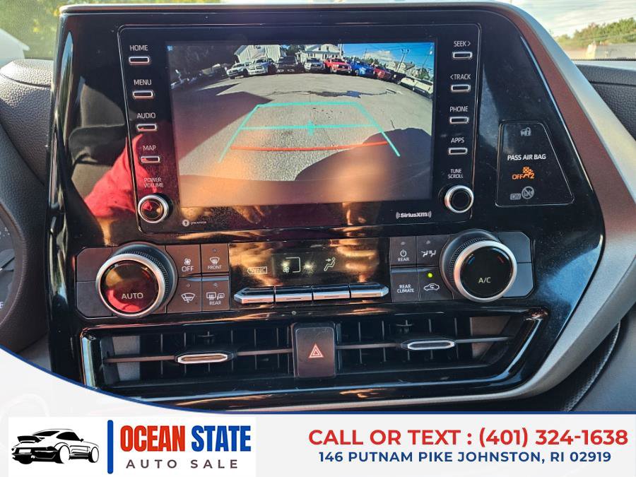 Used 2021 Toyota Highlander L image 19