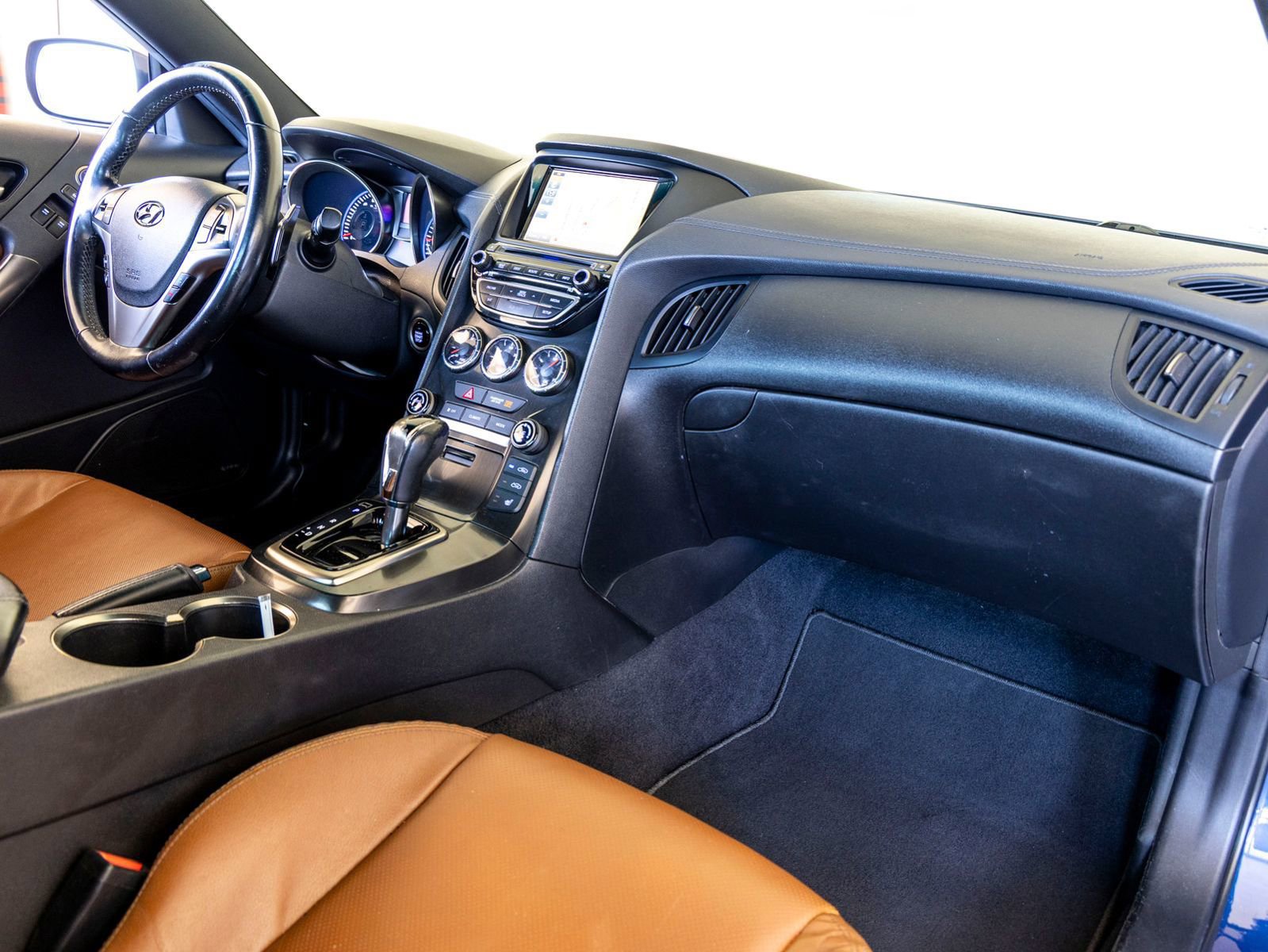 Used 2016 Hyundai Genesis Coupe 3.8 image 26