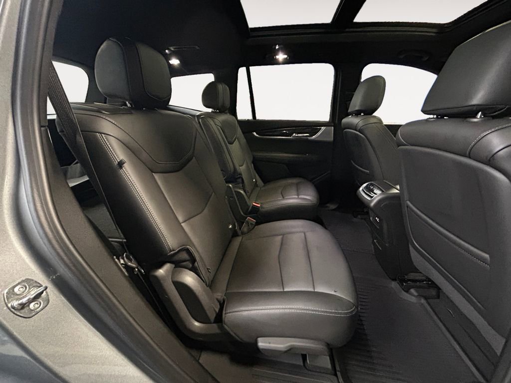 Used 2024 Cadillac XT6 Premium Luxury w/ Technology Package image 12