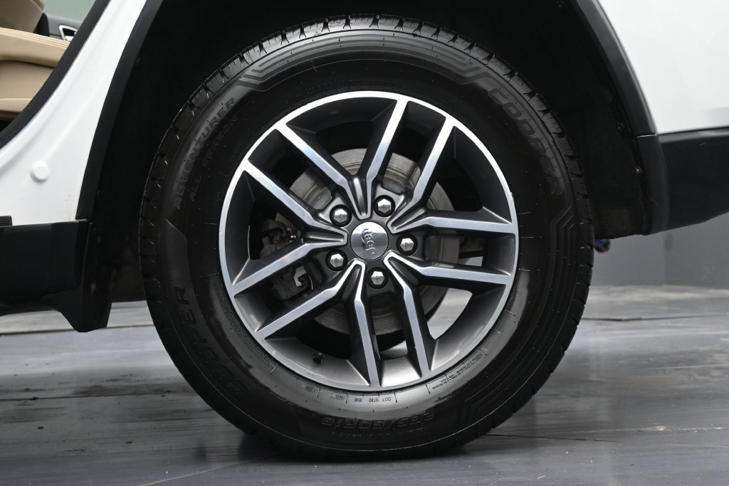 Used 2018 Jeep Grand Cherokee Limited AWD/4WD image 14