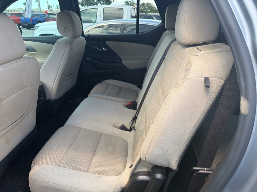 Used 2023 Chevrolet Traverse LS FWD image 13