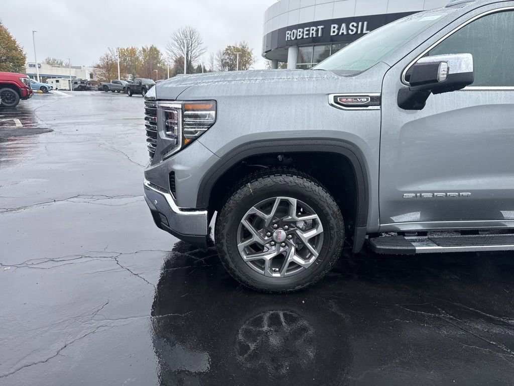 New 2026 GMC Sierra 1500 SLT image 5