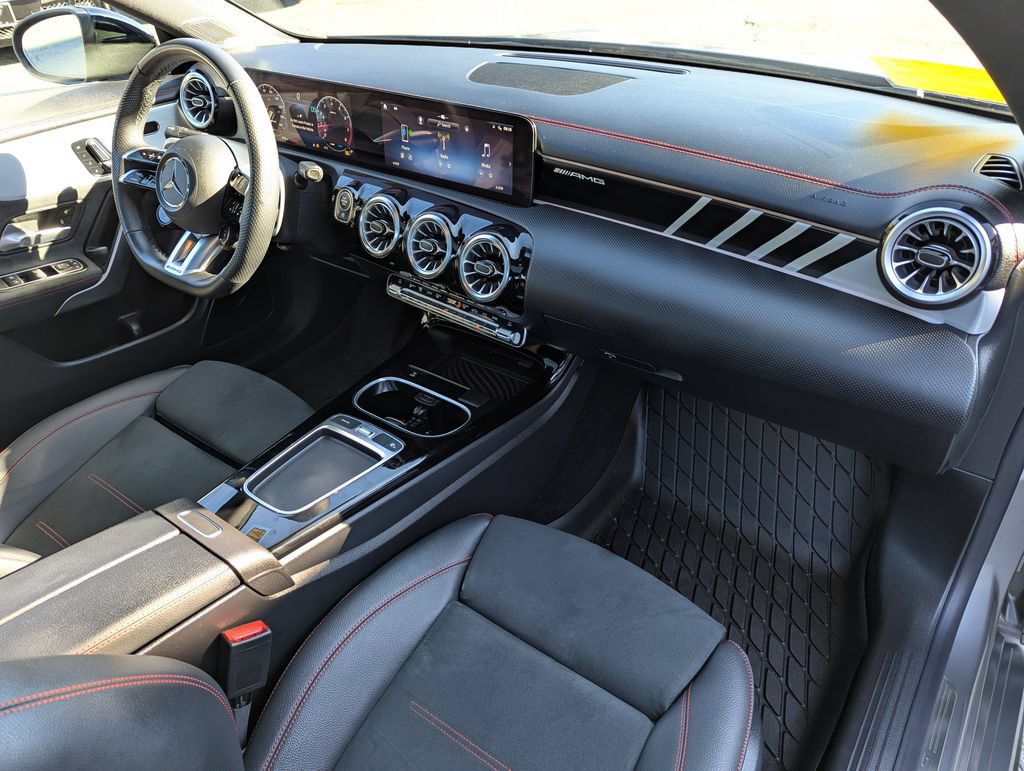 Used 2024 Mercedes-Benz CLA 35 AMG 4MATIC image 33