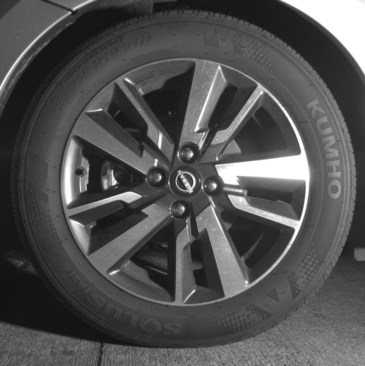 Used 2025 Nissan Versa SV image 12