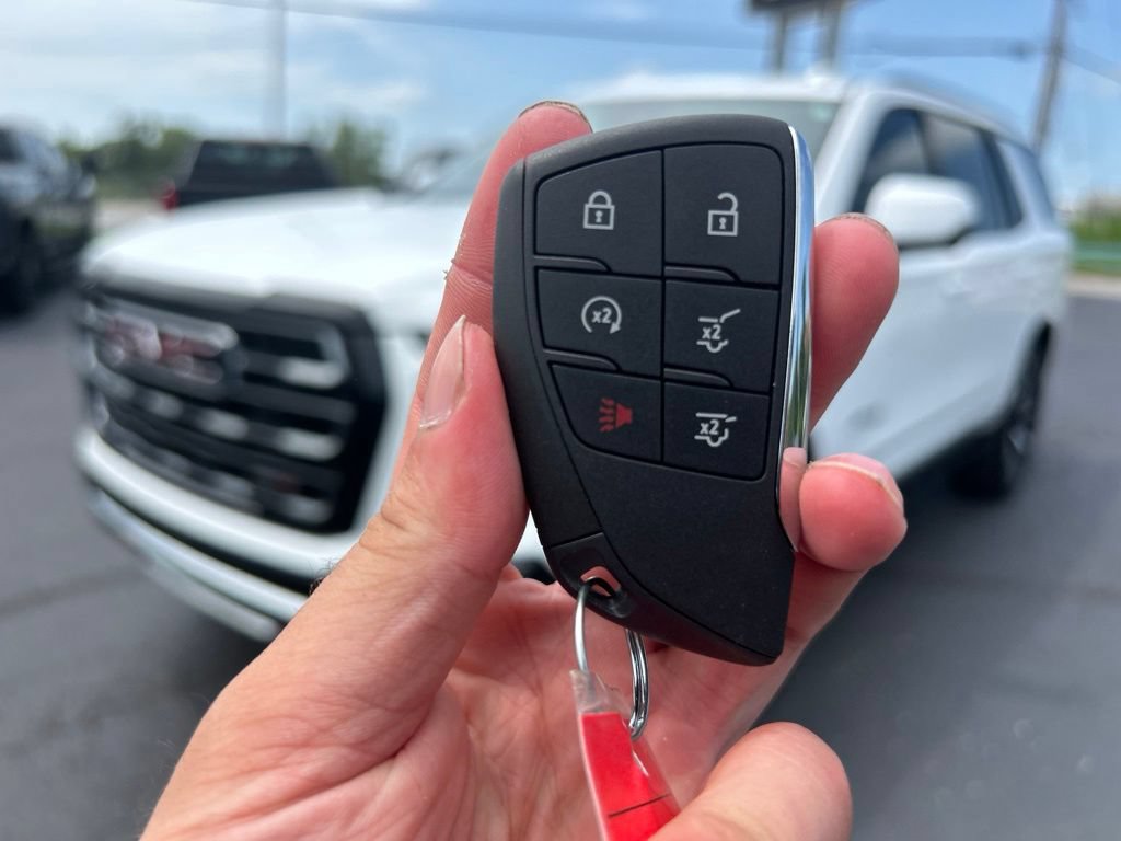 Used 2025 GMC Yukon AT4 w/ AT4 Premium Plus Package AWD/4WD image 55