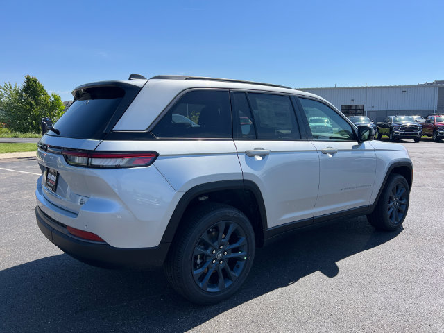 New 2026 Jeep Grand Cherokee Limited AWD/4WD image 9