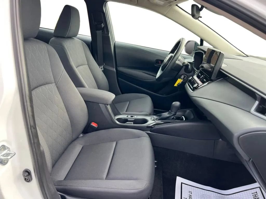 Used 2026 Toyota Corolla LE FWD image 15