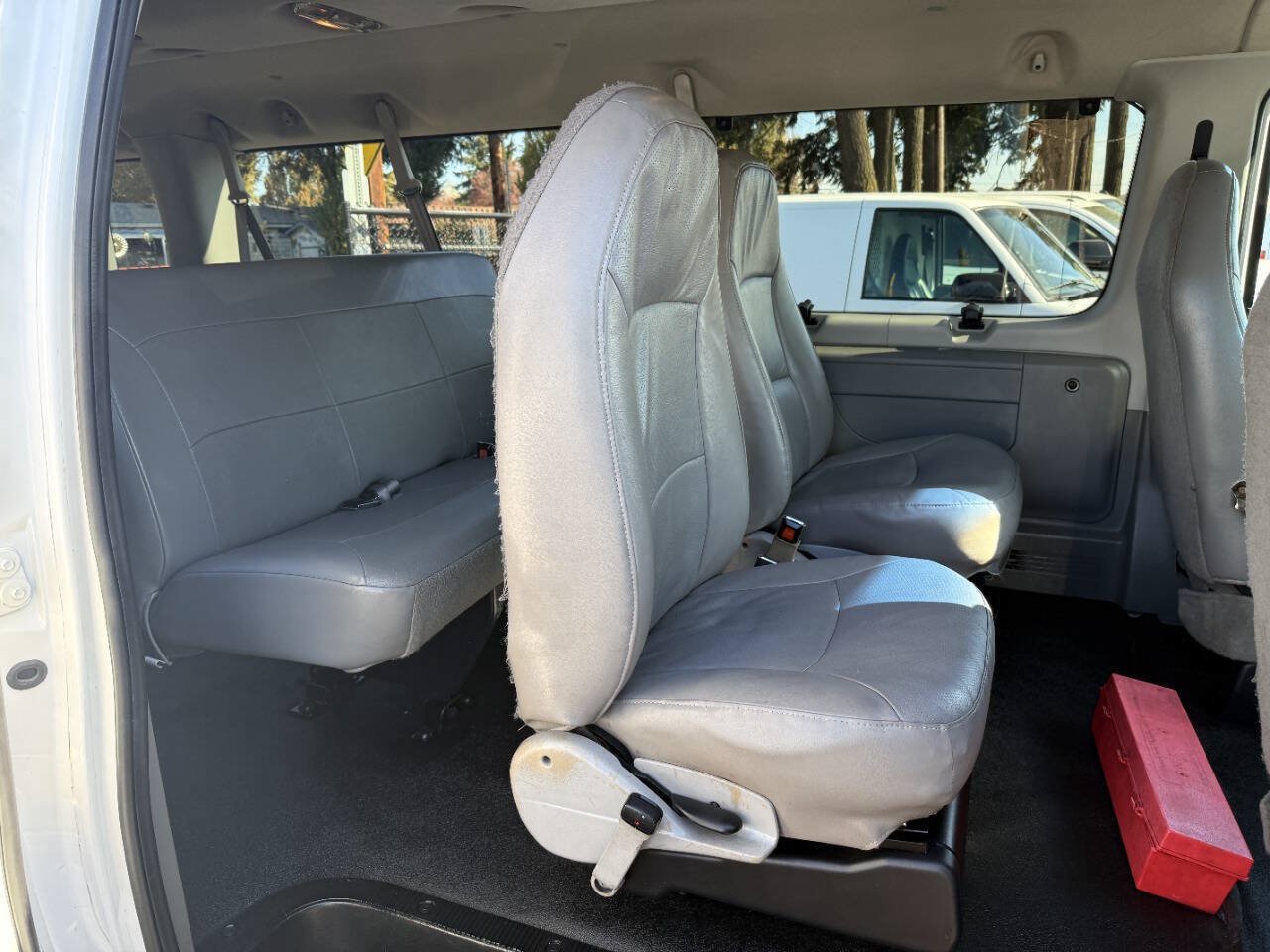 Used 2005 Ford E-350 and Econoline 350 XL RWD image 14