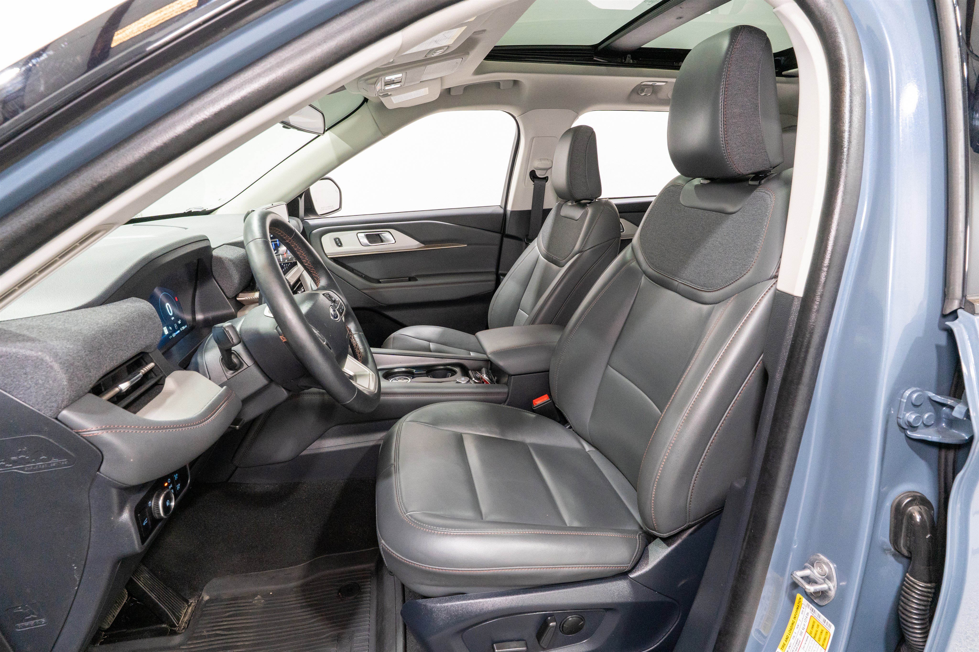Used 2025 Ford Explorer Active w/ Active Comfort Package AWD/4WD image 15