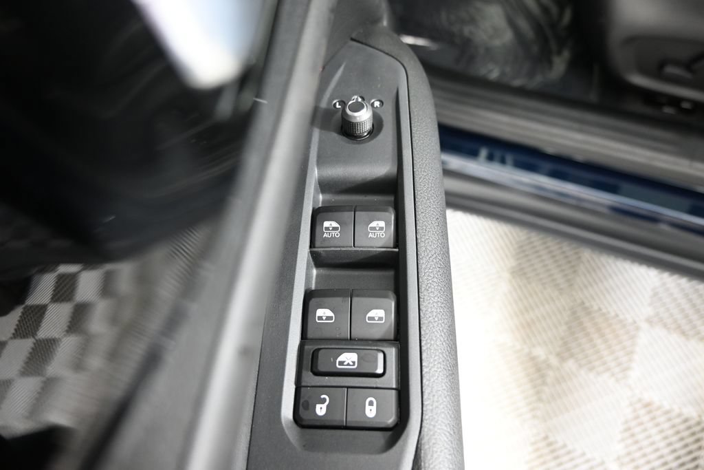 New 2026 Jeep Compass Trailhawk w/ Sun, Sound & Navigation Group AWD/4WD image 19