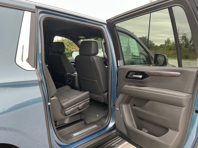 New 2026 Chevrolet Suburban LT w/ Comfort Package AWD/4WD image 21