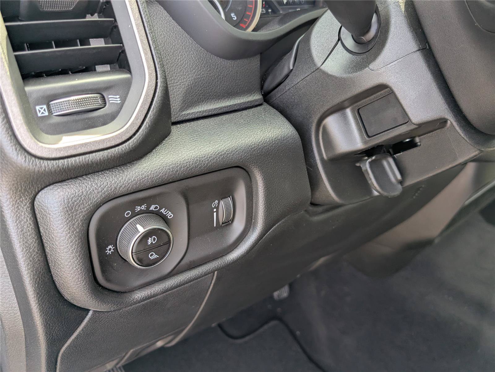 New 2026 RAM 3500 Tradesman AWD/4WD image 17