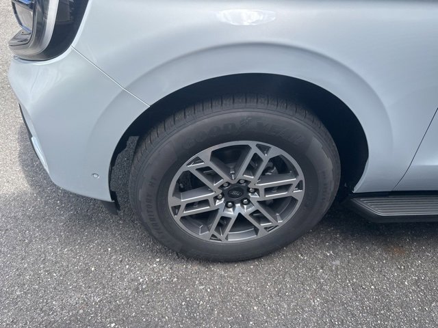 New 2025 Ford Expedition Active image 10